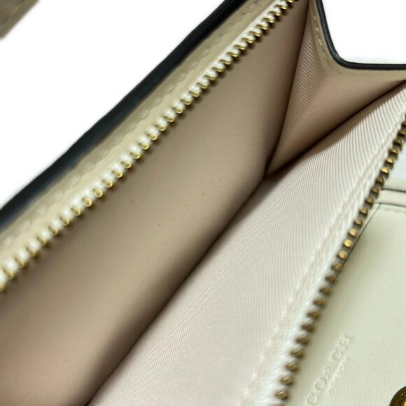 Auth COACH - Cream Gold Leather Hardware Other Style Wallet - Picture 4 of 5